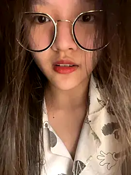 Krixxi22 online show from October 23, 2025, 2:16 pm