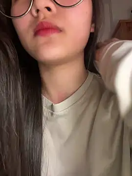 Snapshot of Krixxi22 chatting on February 12, 2026, 5:30 pm Krixxi22 online show from February 12, 2026, 5:30 pm