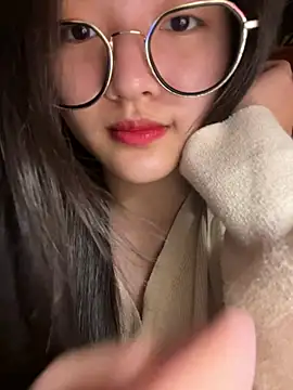 Snapshot of Krixxi22 chatting on February 13, 2026, 6:48 pm Krixxi22 online show from February 13, 2026, 6:48 pm