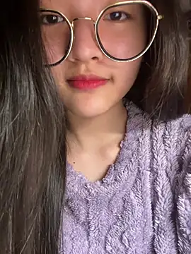 Snapshot of Krixxi22 chatting on February 24, 2026, 5:33 pm Krixxi22 online show from February 24, 2026, 5:33 pm