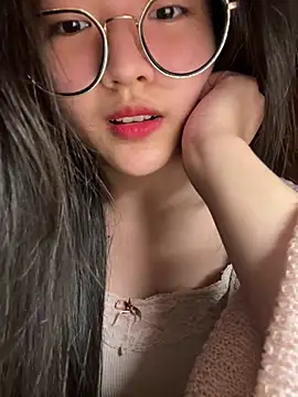 Snapshot of Krixxi22 chatting on February 28, 2026, 2:29 pm Krixxi22 online show from February 28, 2026, 2:29 pm