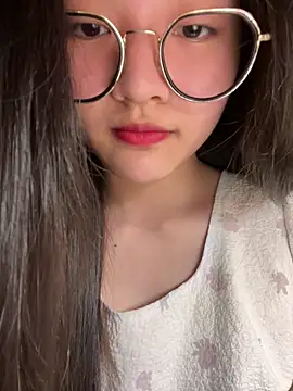 Snapshot of Krixxi22 chatting on March 10, 2026, 2:22 pm Krixxi22 online show from March 10, 2026, 2:22 pm