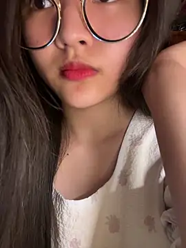 Snapshot of Krixxi22 chatting on March 21, 2026, 2:20 pm Krixxi22 online show from March 21, 2026, 2:20 pm