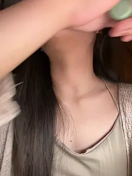 Snapshot of Krixxi22 chatting on March 24, 2026, 4:01 pm Krixxi22 online show from March 24, 2026, 4:01 pm