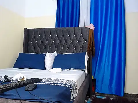 scarletdior online show from November 2, 2025, 5:04 pm