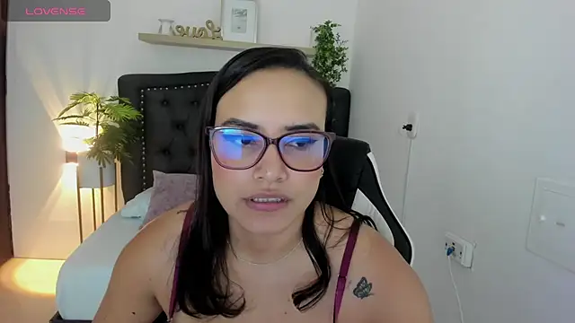 zoe danae  online show from December 14, 2024, 12:12 pm
