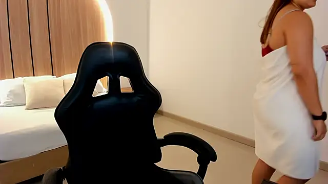 zoe danae  online show from March 6, 2026, 12:12 pm