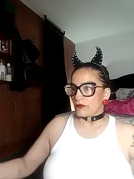 Taylor-hardcore online show from May 4, 2026, 12:28 am