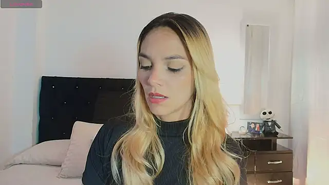 MeganLorensx online show from April 9, 2026, 10:26 pm