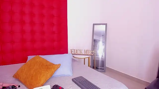 Snapshot of Daliana_Beck chatting on October 5, 2025, 8:18 pm Daliana Beck online show from October 5, 2025, 8:18 pm