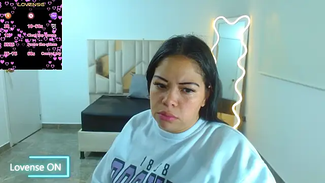 martinna tay online show from February 4, 2025, 1:02 am