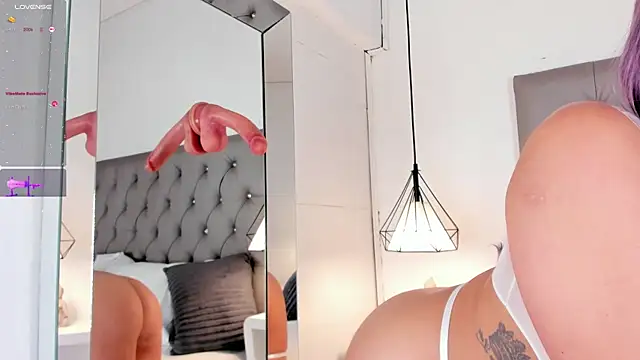 Snapshot of AliceHanz chatting on January 12, 2025, 2:56 am AliceHanz online show from January 12, 2025, 2:56 am