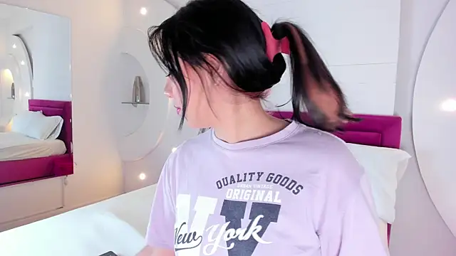 Snapshot of AliceHanz chatting on February 23, 2025, 4:17 am AliceHanz online show from February 23, 2025, 4:17 am