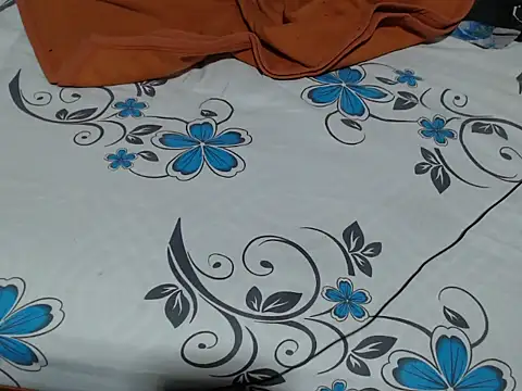 Snapshot of trina_kay chatting on October 16, 2025, 11:39 pm trina kay online show from October 16, 2025, 11:39 pm