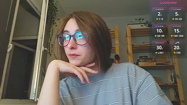 monlight  dana online show from November 13, 2025, 6:51 pm