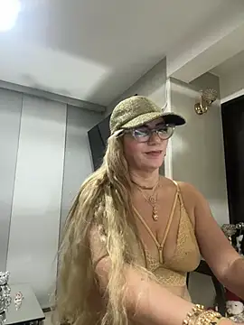 Snapshot of LARIANA_RIVERA23 chatting on December 5, 2024, 3:15 am LARIANA RIVERA23 online show from December 5, 2024, 3:15 am