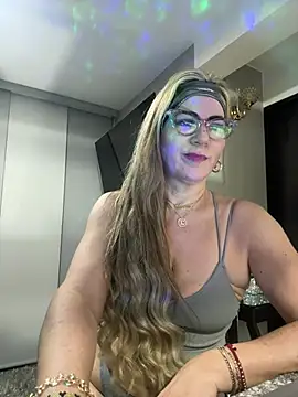 Snapshot of LARIANA_RIVERA23 chatting on February 6, 2025, 3:48 am LARIANA RIVERA23 online show from February 6, 2025, 3:48 am