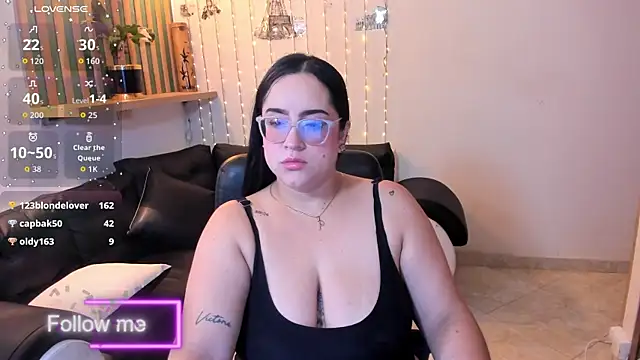 Sofiia davis23 online show from May 8, 2026, 2:00 pm