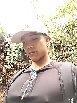 Demiansteven2 online show from May 8, 2026, 4:23 pm