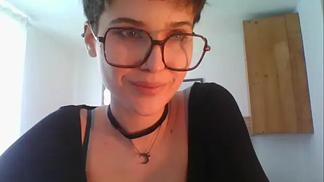 sarah perfect online show from February 8, 2026, 3:04 pm