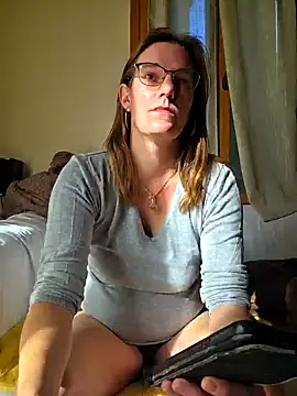 Snapshot of SpiceLea chatting on September 29, 2025, 8:30 am SpiceLea online show from September 29, 2025, 8:30 am