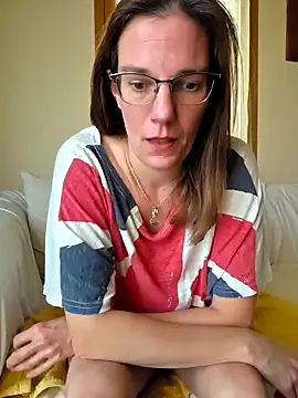 Snapshot of SpiceLea chatting on October 18, 2025, 4:30 pm SpiceLea online show from October 18, 2025, 4:30 pm