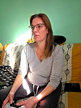 Snapshot of SpiceLea chatting on October 23, 2025, 1:10 pm SpiceLea online show from October 23, 2025, 1:10 pm