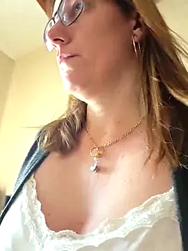 Snapshot of SpiceLea chatting on March 13, 2026, 8:54 am SpiceLea online show from March 13, 2026, 8:54 am