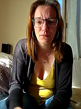 Snapshot of SpiceLea chatting on March 17, 2026, 9:45 am SpiceLea online show from March 17, 2026, 9:45 am