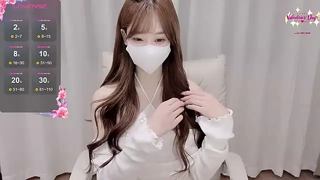 Snapshot of Yuuuuuly chatting on December 1, 2025, 3:17 pm Yuuuuuly online show from December 1, 2025, 3:17 pm