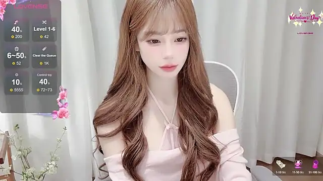 Snapshot of Yuuuuuly chatting on December 22, 2025, 3:20 pm Yuuuuuly online show from December 22, 2025, 3:20 pm