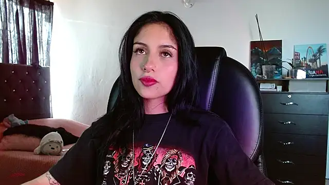 Snapshot of Ary_Pieerce chatting on October 24, 2025, 9:44 pm Ary Pieerce online show from October 24, 2025, 9:44 pm