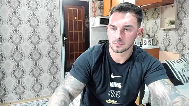 Snapshot of Jonmusclemaster chatting on September 18, 2025, 8:11 pm Jonmusclemaster online show from September 18, 2025, 8:11 pm