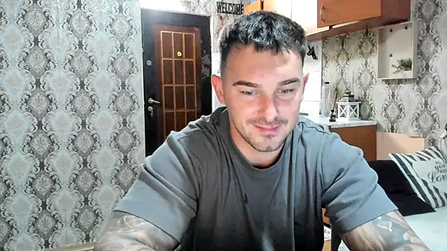 Snapshot of Jonmusclemaster chatting on September 19, 2025, 8:20 pm Jonmusclemaster online show from September 19, 2025, 8:20 pm