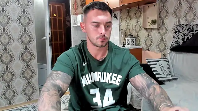 Snapshot of Jonmusclemaster chatting on September 22, 2025, 8:00 pm Jonmusclemaster online show from September 22, 2025, 8:00 pm