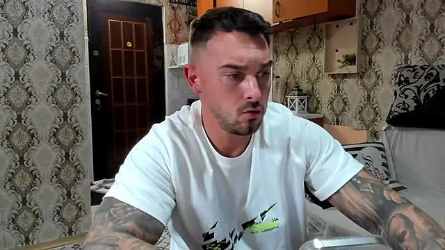 Snapshot of Jonmusclemaster chatting on September 26, 2025, 7:51 pm Jonmusclemaster online show from September 26, 2025, 7:51 pm