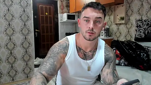 Snapshot of Jonmusclemaster chatting on October 15, 2025, 7:36 pm Jonmusclemaster online show from October 15, 2025, 7:36 pm