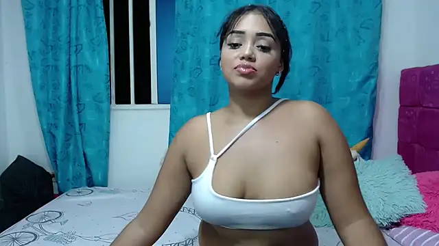 kiara milf  online show from December 9, 2024, 11:34 pm
