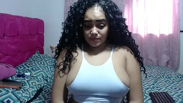 Snapshot of kiara_milf_ chatting on October 28, 2025, 8:55 pm kiara milf  online show from October 28, 2025, 8:55 pm