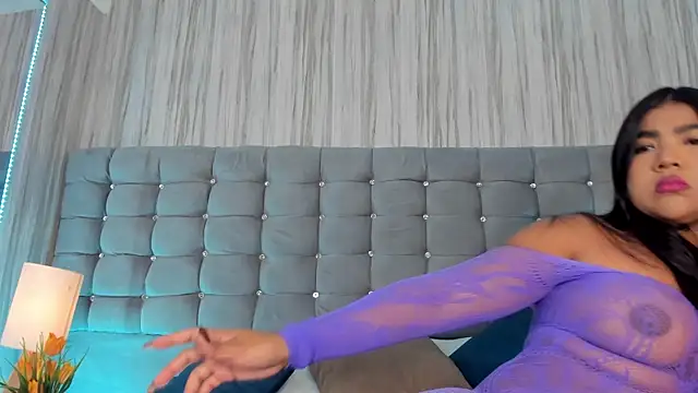 Poacahontasfg online show from October 27, 2025, 4:05 am