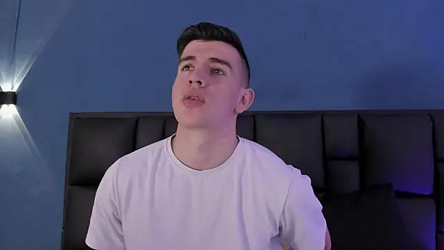 MikaelSlow online show from September 17, 2025, 4:47 am