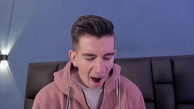 MikaelSlow online show from October 17, 2025, 3:53 am