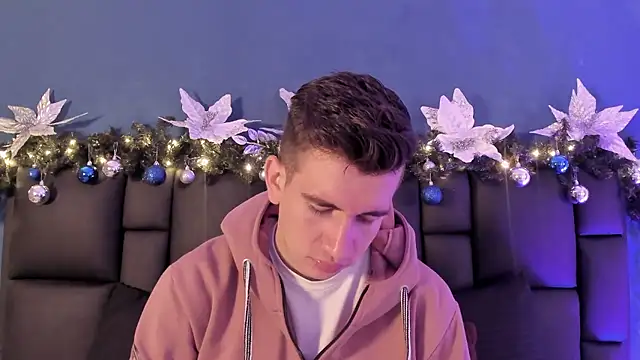 MikaelSlow online show from January 8, 2026, 3:53 am