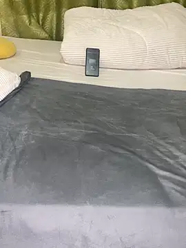 nur lin online show from September 17, 2025, 8:43 pm