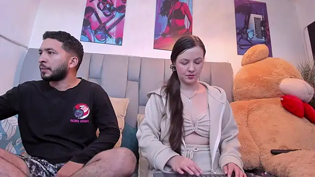 Idara and Edahi01 online show from March 13, 2025, 1:29 pm