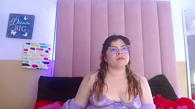 EmmaCoxx online show from February 26, 2025, 5:42 am