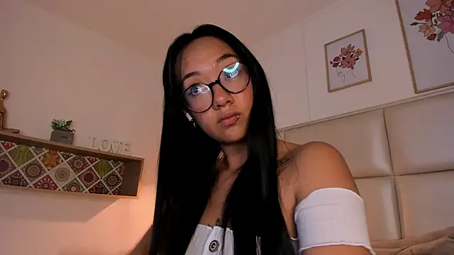 Snapshot of Aily_Yozuko chatting on February 12, 2025, 7:34 am Aily Yozuko online show from February 12, 2025, 7:34 am