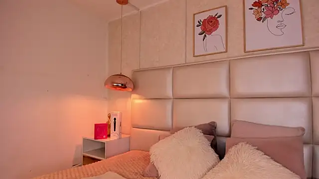 Aily Yozuko online show from September 24, 2025, 2:37 am