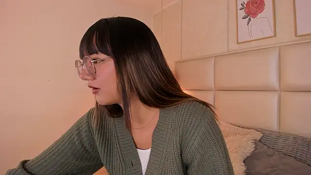 Aily Yozuko online show from March 18, 2026, 2:58 am