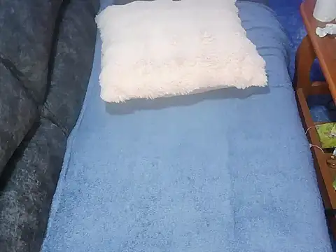 petitev online show from October 10, 2025, 4:33 am